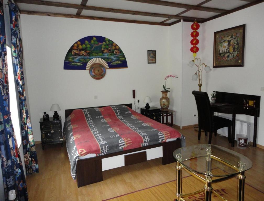 B&B Mirage Frecourt ห้อง รูปภาพ