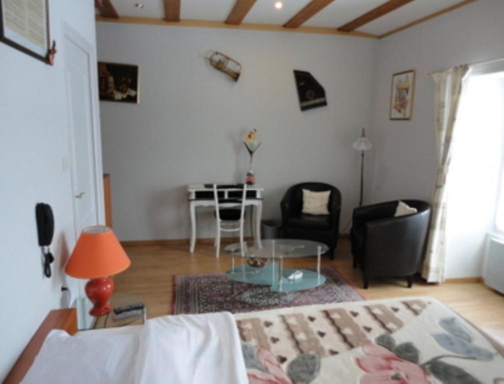 B&B Mirage Frecourt ห้อง รูปภาพ